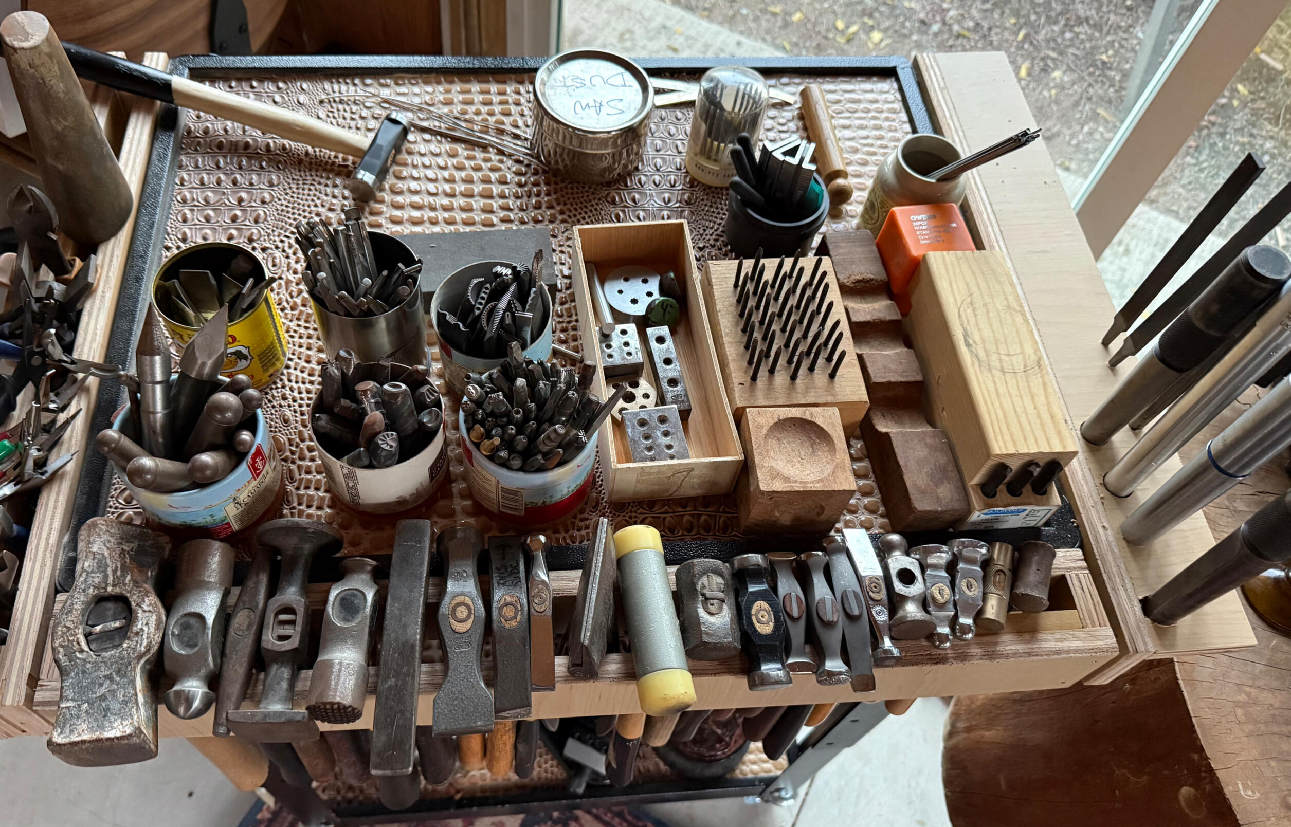 Hammering area